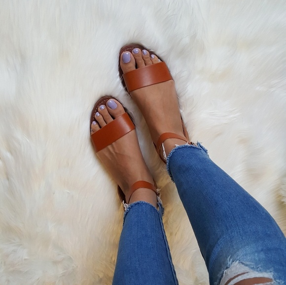 Steve Madden Shoes - New Steve Madden Cognac Sandals!